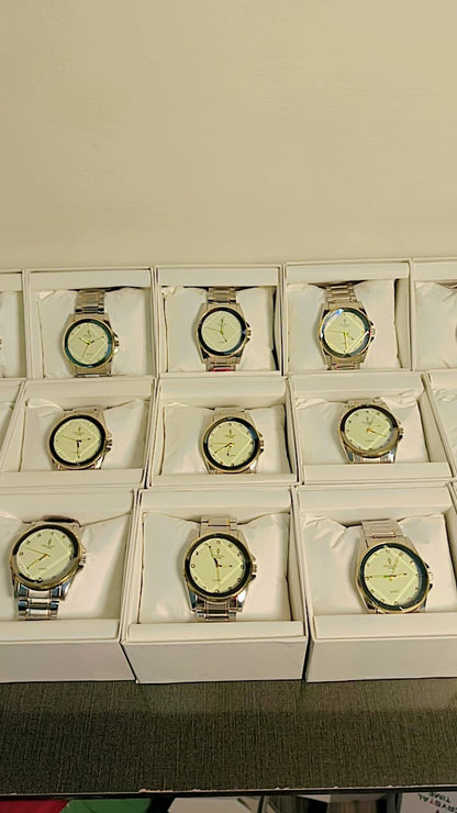 Golden Aura – Luxury Men's Quartz Watch with Crystal Accents